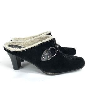 Aerosoles Black Leather Open Back Pumps